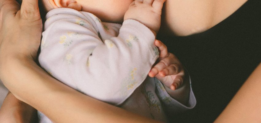 Manfaat Pijat Laktasi Pada Ibu di Masa Nifas